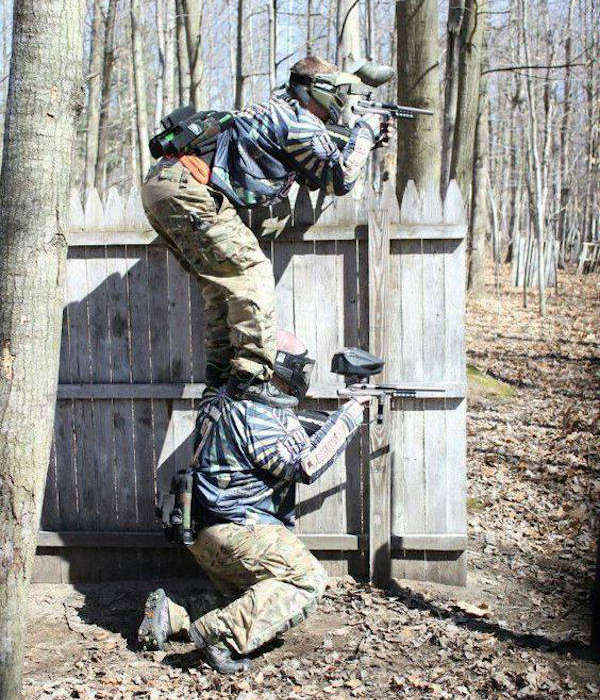 Op de schouders staan