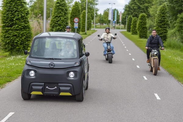 Sure2Rent voertuigen verhuur: Rijden in een minicar