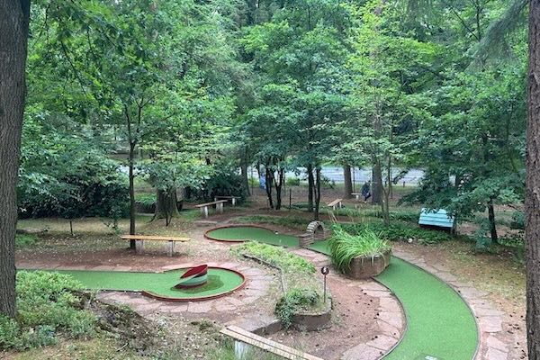 Overzicht van de minigolfbaan
