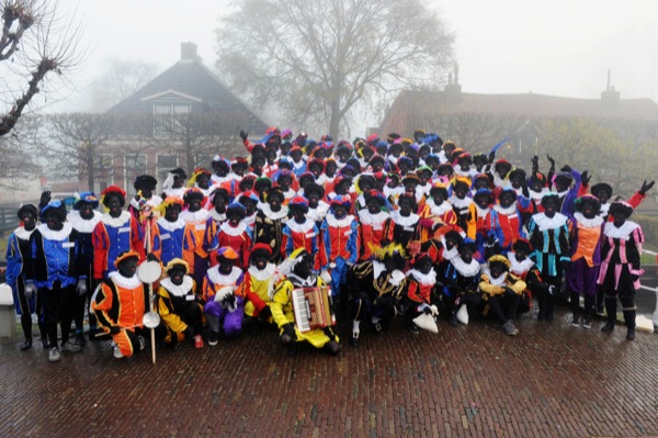 Meer dan 150 pieten op bezoek in het Zuiderzeemuseum Pietendorp