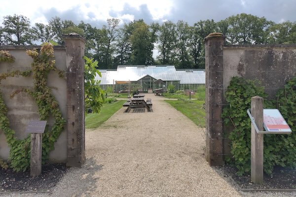 Ingang naar de natuurkassen