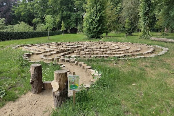 Labyrinth pad