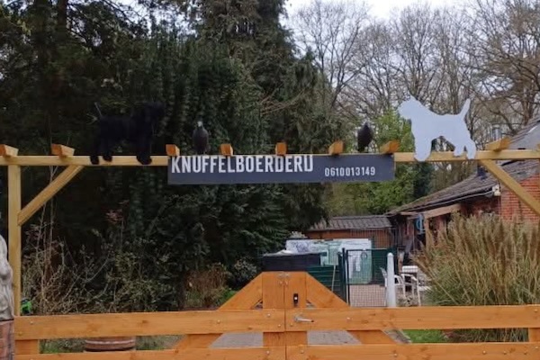 Knuffelboerderij de Goordonkhoeve: De ingang van de knuffelboerderij
