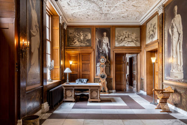 In het kasteel