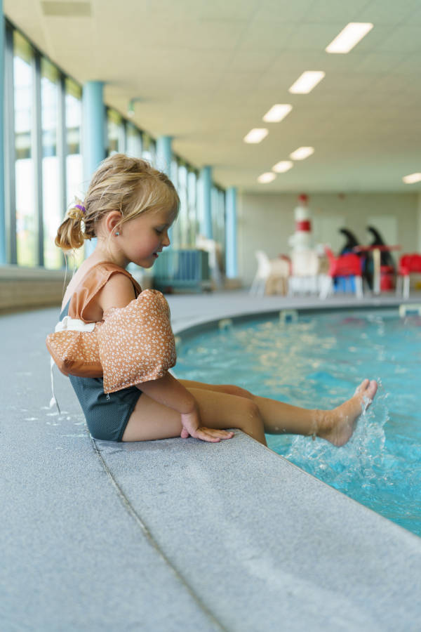Spetteren in het water