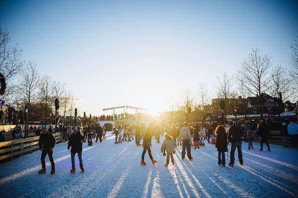 Schaatsbaan Museumplein in Amsterdam