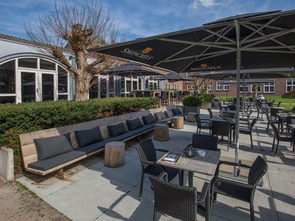 Fletcher Kloosterhotel Willibrordhaeghe: Terras