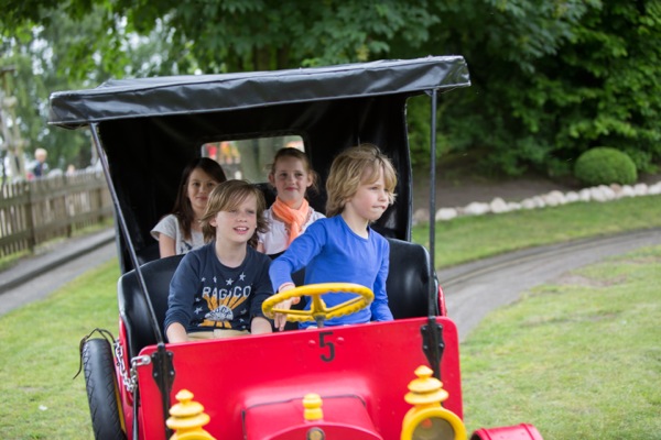 Rij een rondje in de auto's