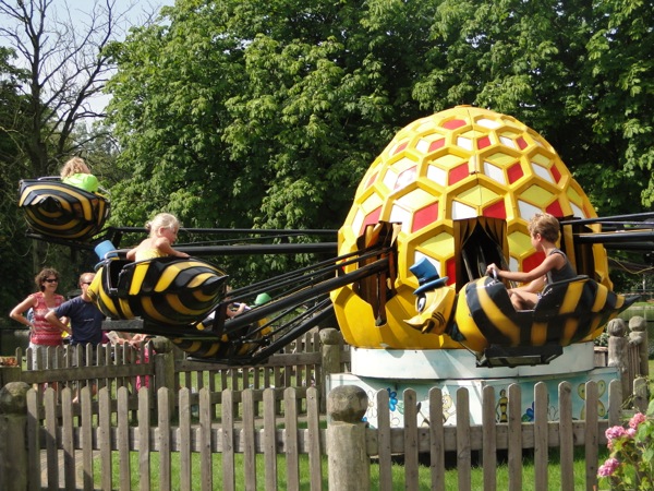 Draaierig in de bijtjes van Speelpark Oud Valkeveen