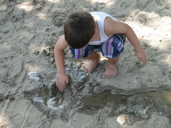 Zelf rivieren graven bij de waterspeelplaats