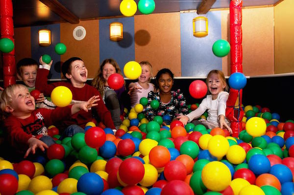 Restaurant de Zwarte Zwaan: Mega ballenbak voor de kinderen