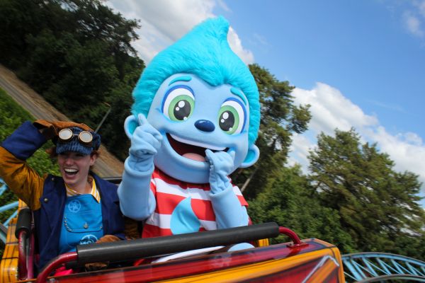 Mascotte in achtbaan