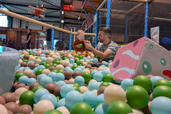 Spelen in de ballenbak