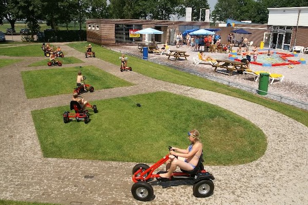 Zwembad Staphorst: Het peuterbad en de Skelterbaan