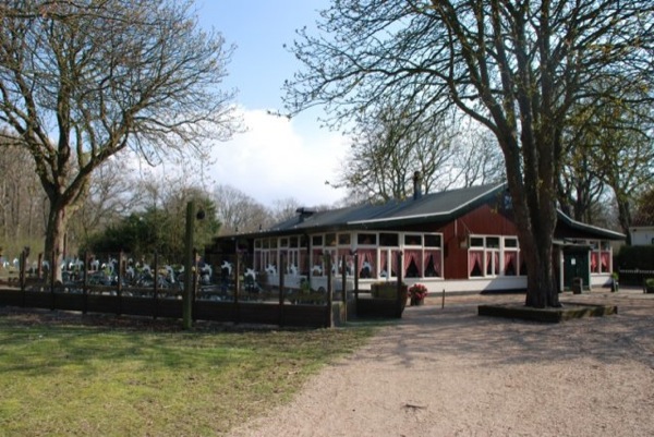 Pannenkoeken boerderij Meijendel: Vooraanzicht van buiten