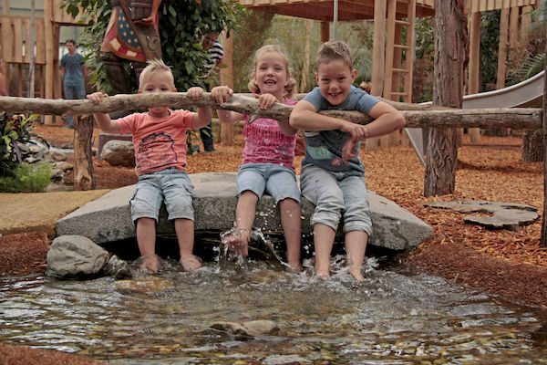 Voetjes in het water