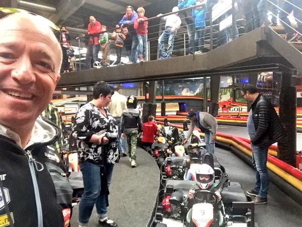 Selfie op de kartbaan