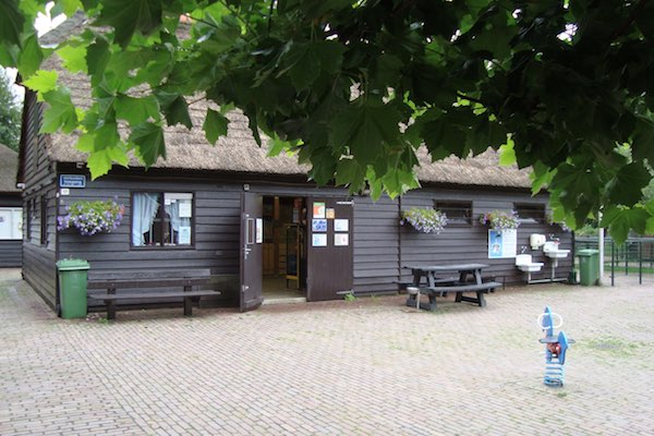 De kinderboerderij is gevestigd in het Oosterpark