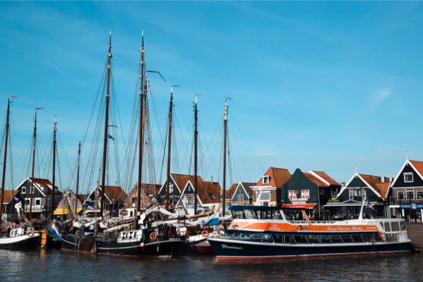 Klaar voor vertrek in de haven