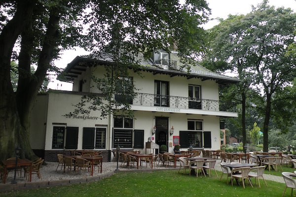 Herberg de Blankehoeve: Eet en drink iets lekkers op het terras