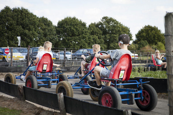 Maisdoolhof Speelboerderij: Skelterbaan met snelheidsmeter