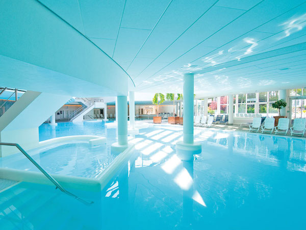 Sanadome: Groot thermaal binnenbad