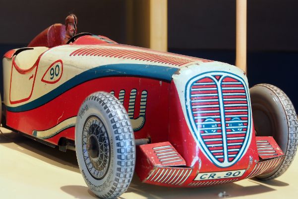Speelgoed Museum Deventer houten auto